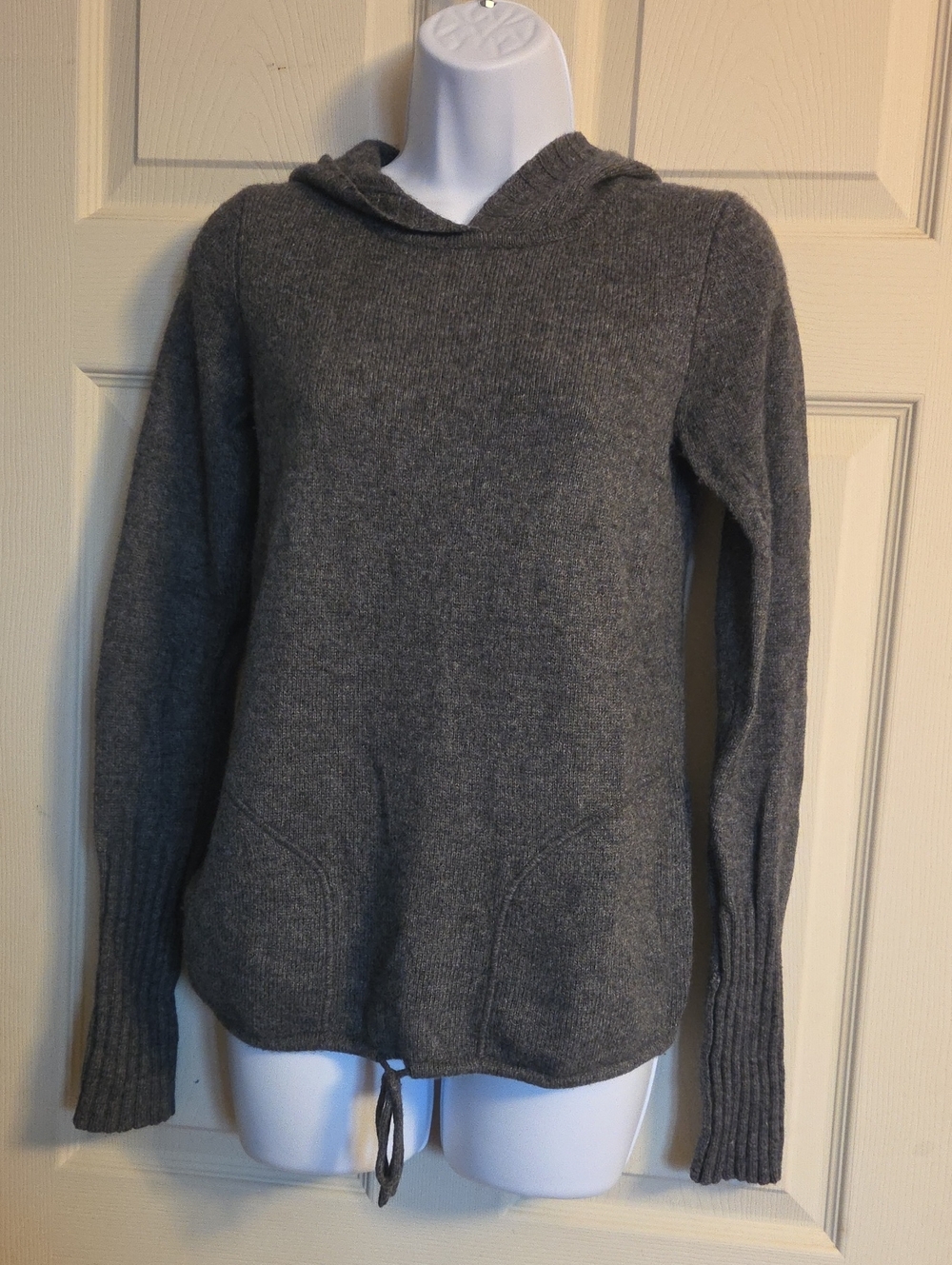 GAP Women's Gray Hooded Knit Pullover Size Small